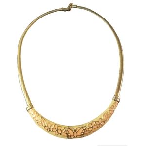 Vintage "Hong Kong Flower" Gold Toned Choker Necklace